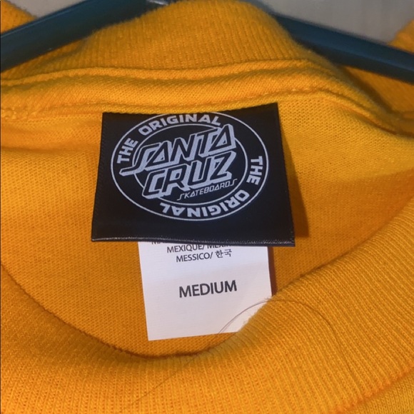 Santa Cruz shirt (new never worn) - Picture 2 of 4